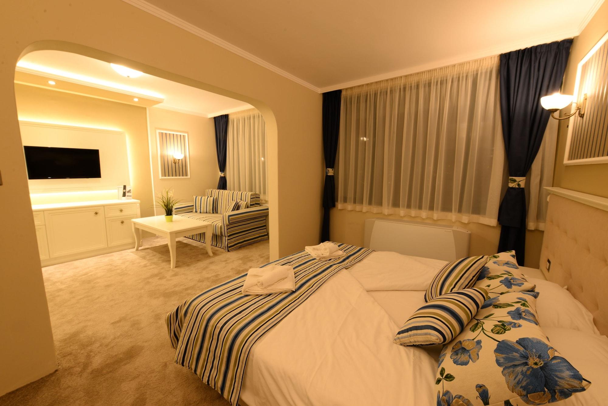Park Hotel Raya Garden - Free Parking Veliko Tarnovo Exterior photo