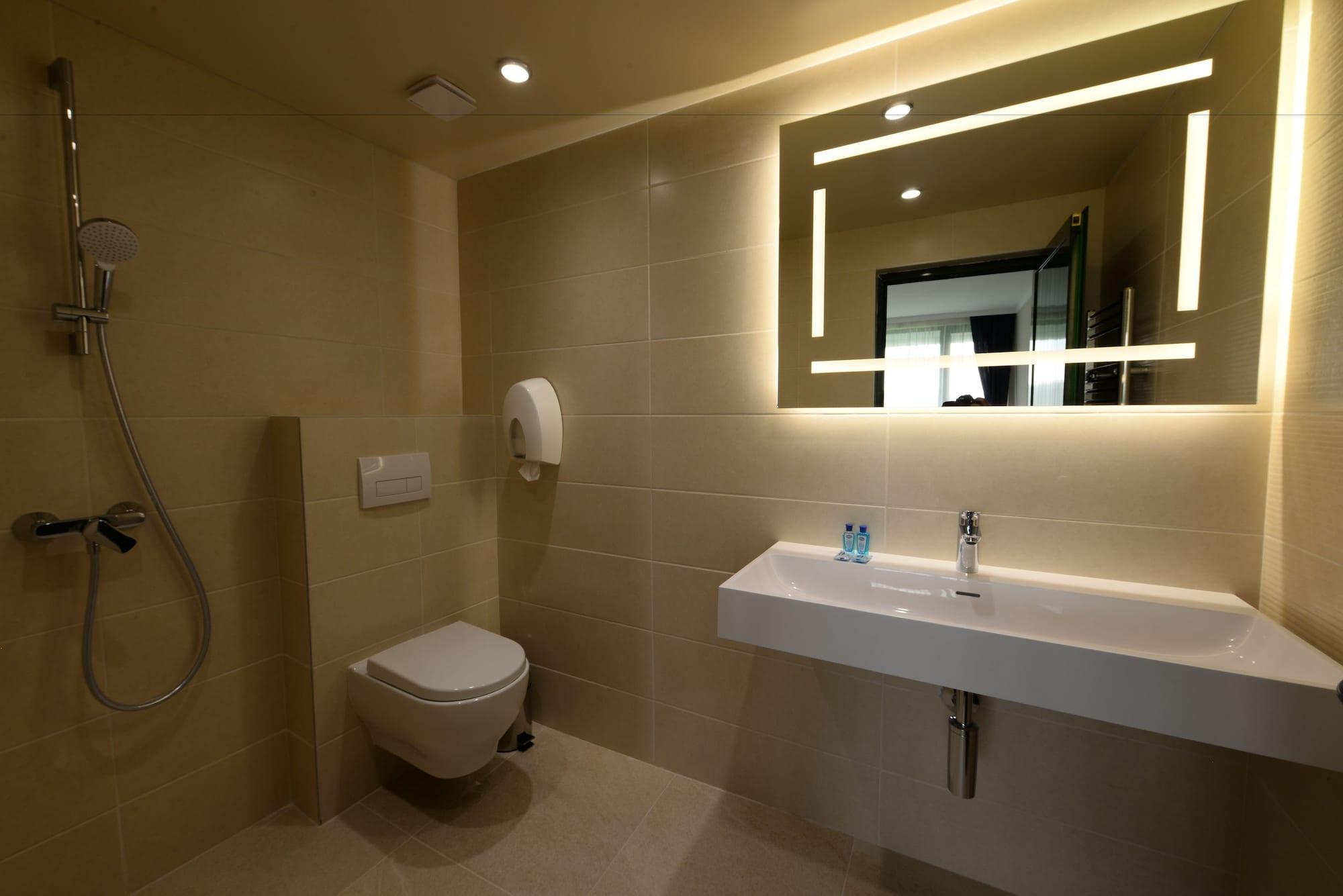 Park Hotel Raya Garden - Free Parking Veliko Tarnovo Exterior photo